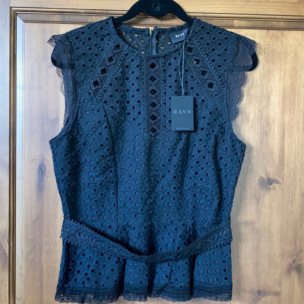 Black Ravn sleeveless blouse